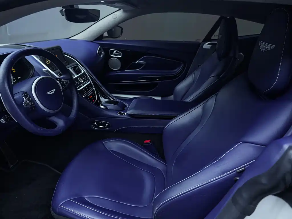 Aston Martin DB11 2019 4.0T V8 Coupe купить на сайте DeffCars