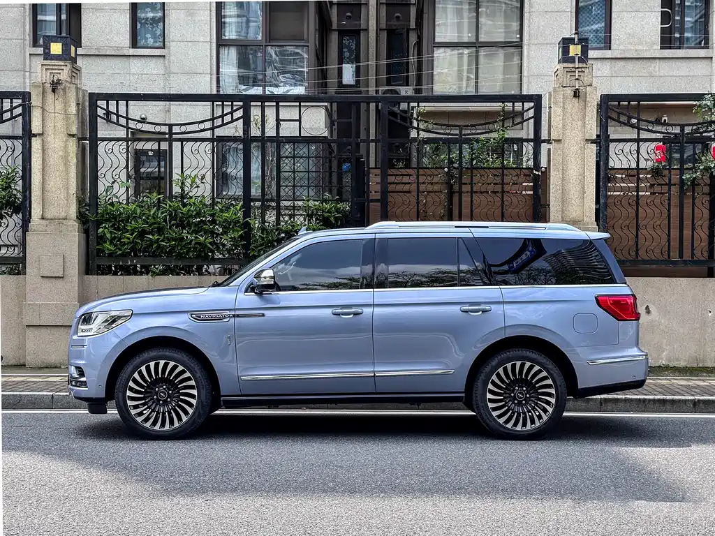 Navigator 2020 3.5T President Series купить на сайте DeffCars