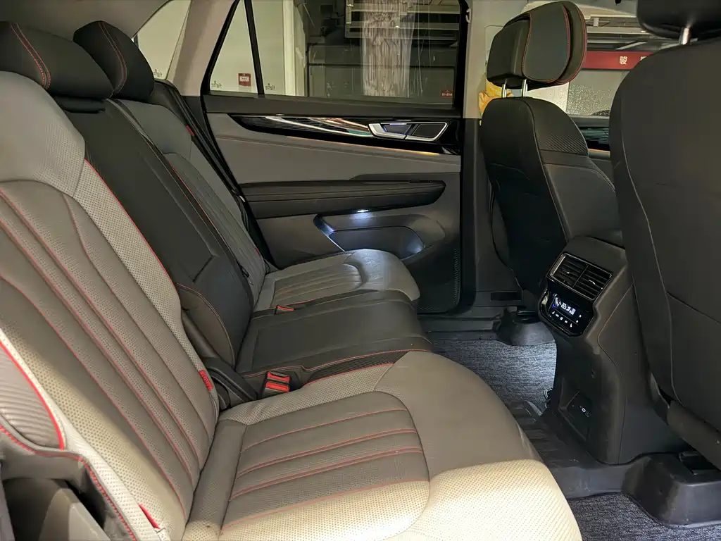 Touron 2025 Touron X 380TSI four-wheel drive outstanding version купить на сайте DeffCars