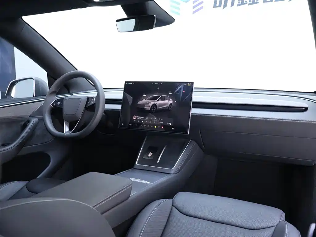 Model Y L 2025 long-range all-wheel drive version купить на сайте DeffCars