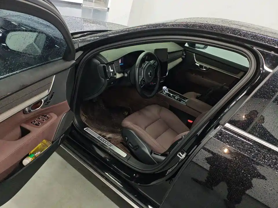 Volvo S90 2025 B5 Zhiyi Luxury Edition купить на сайте DeffCars