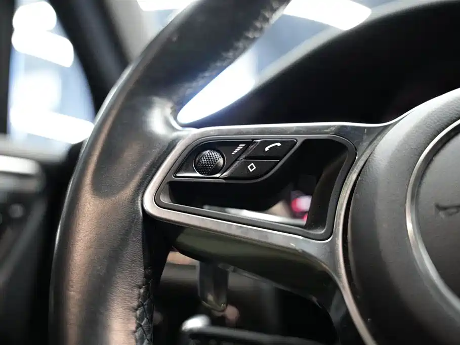 Macan 2017 Macan 2.0T купить на сайте DeffCars