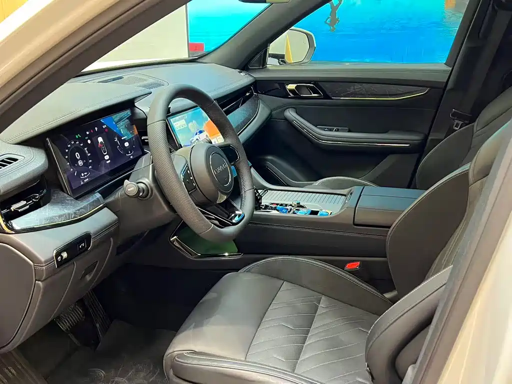 Lynk & Co 09 2021 2.0T Halo six-seater купить на сайте DeffCars