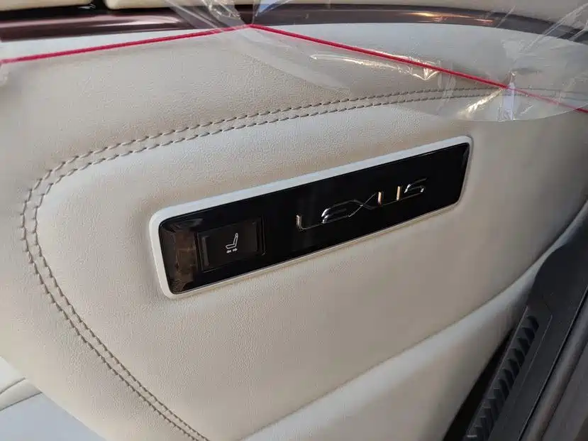 Lexus LM 2025 350h seven-seat elegant version купить на сайте DeffCars