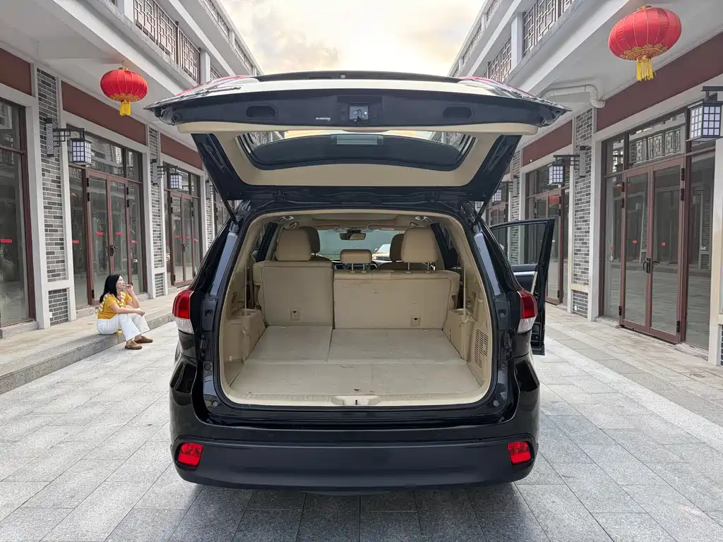 Highlander 2018 2.0T two-wheel drive luxury version, 7 seats, National V купить на сайте DeffCars