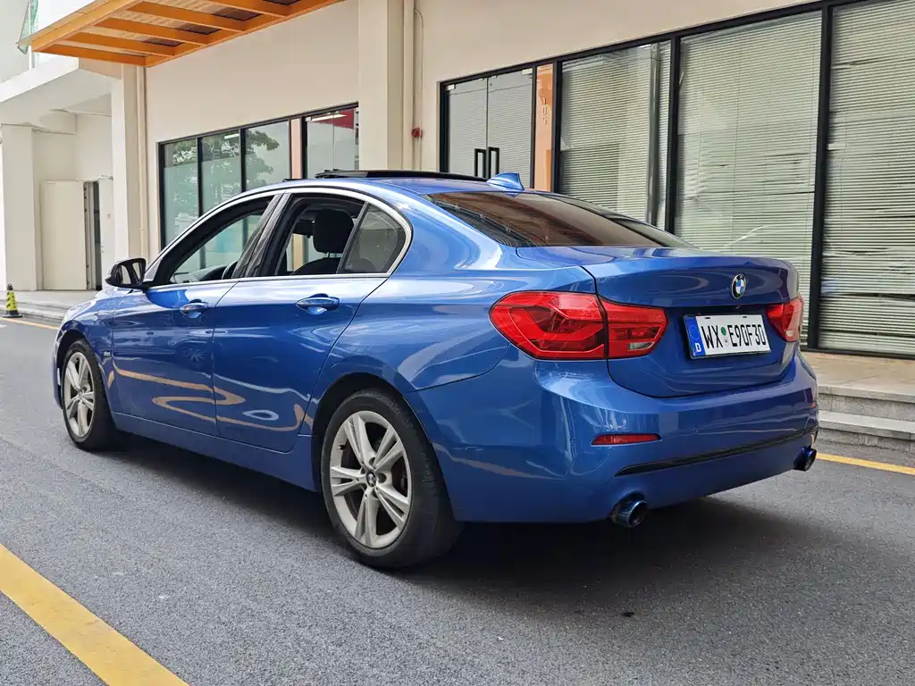 BMW 1 Series 2018 118i Design Package купить на сайте DeffCars