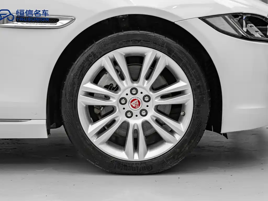 Jaguar XEL 2018 2.0T 200PS Exclusive Edition купить на сайте DeffCars