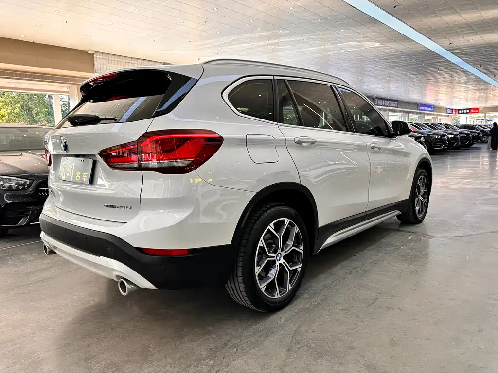 BMW X1 2022 sDrive25Li Leading Model купить на сайте DeffCars