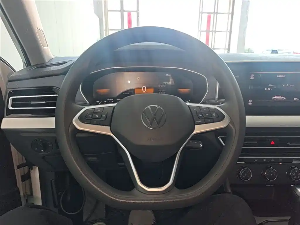Lavida 2023 facelift 1.5L automatic Deyi version купить на сайте DeffCars