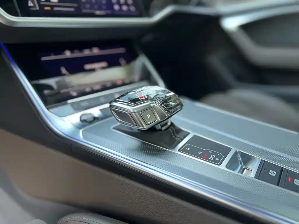 Audi A7L 2024 45TFSI quattro S-line vision type liquid crystal package купить на сайте DeffCars