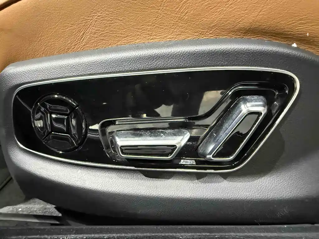 Audi A8 2024 A8L 50 TFSI quattro Premium Selection купить на сайте DeffCars