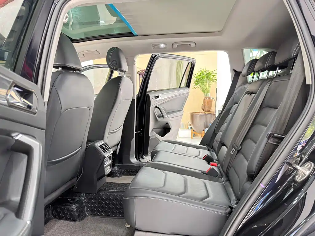 Tiguan L 2021 330TSI automatic two-wheel drive R-Line version купить на сайте DeffCars
