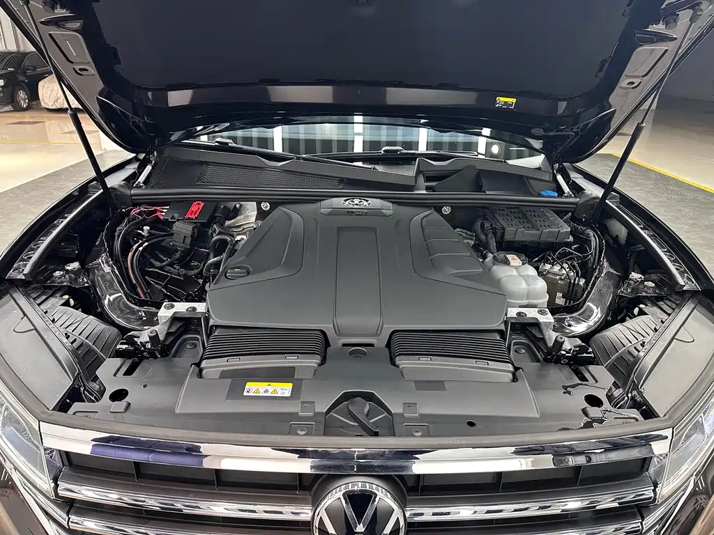 Touareg 2021 2.0TSI Pilot Special Edition купить на сайте DeffCars