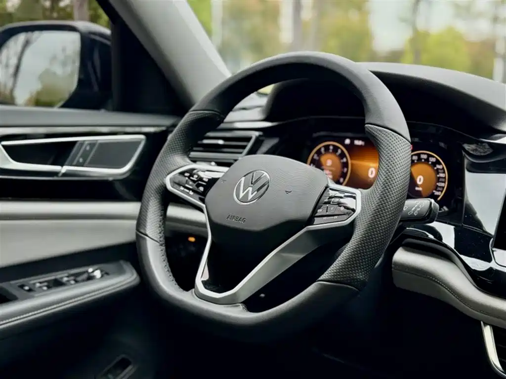 Touron 2023 facelift 380TSI four-wheel drive luxury version купить на сайте DeffCars