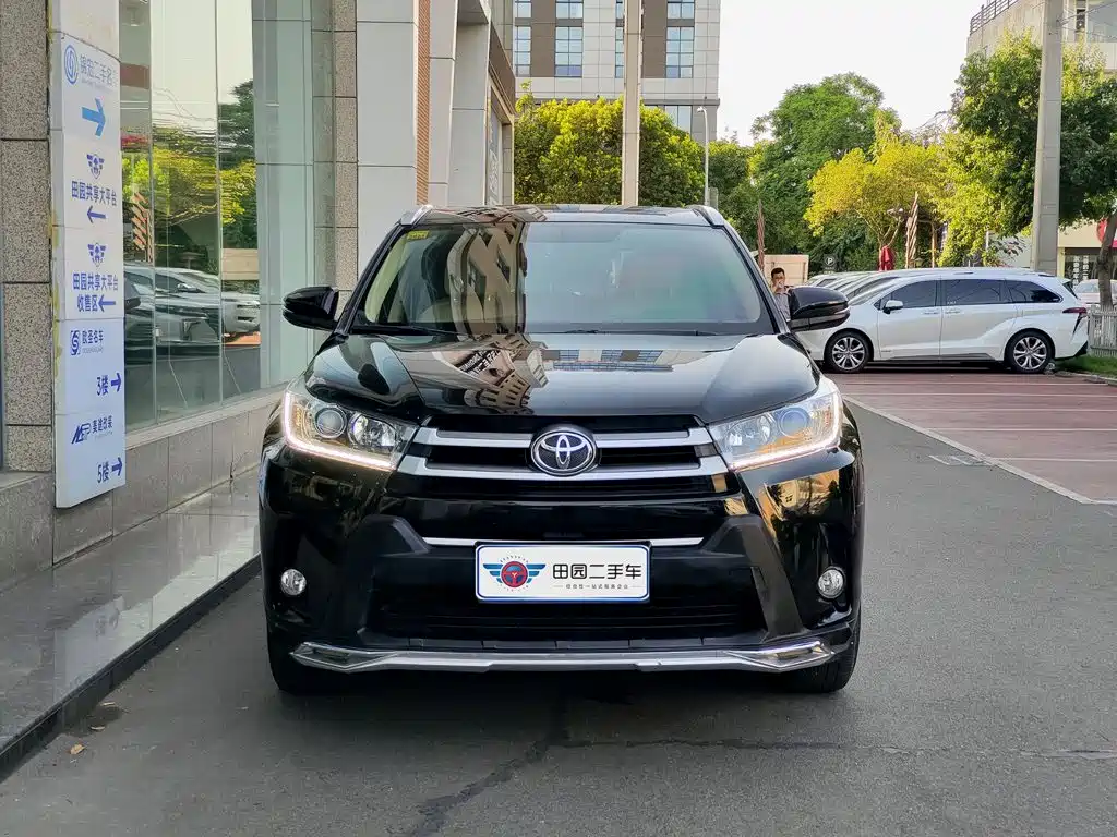 Highlander 2018 2.0T 2WD Elite Edition 5 Seater Country V купить на сайте DeffCars