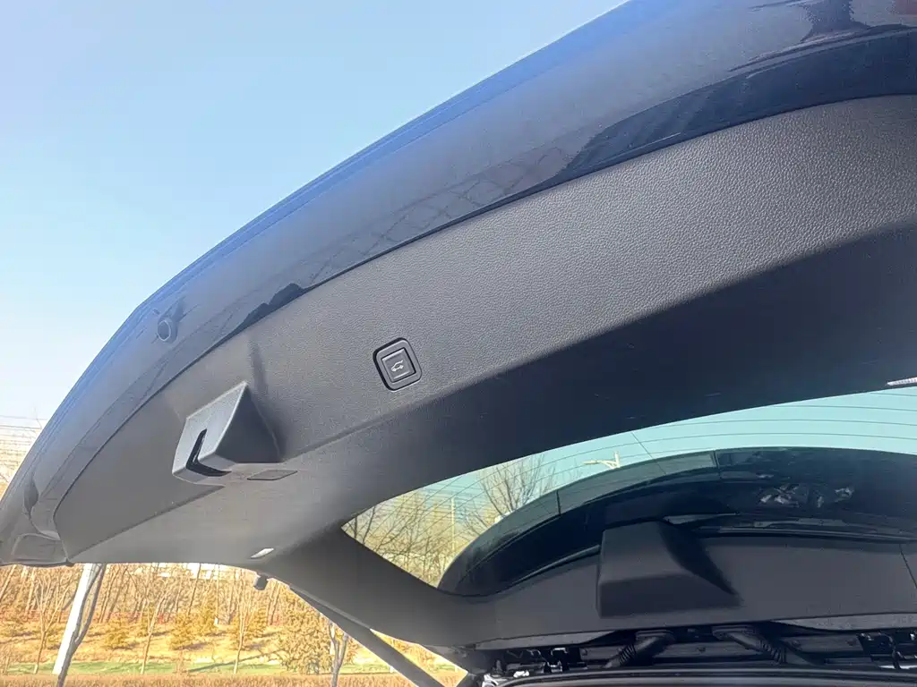 Cadillac XT6 2022 2.0T six-seat four-wheel drive stylish model купить на сайте DeffCars
