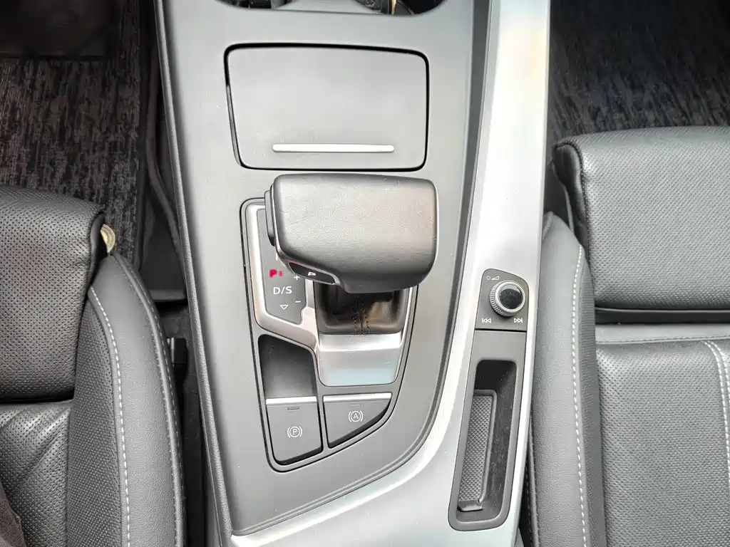 Audi A4L 2021 40 TFSI Advanced Life Edition купить на сайте DeffCars