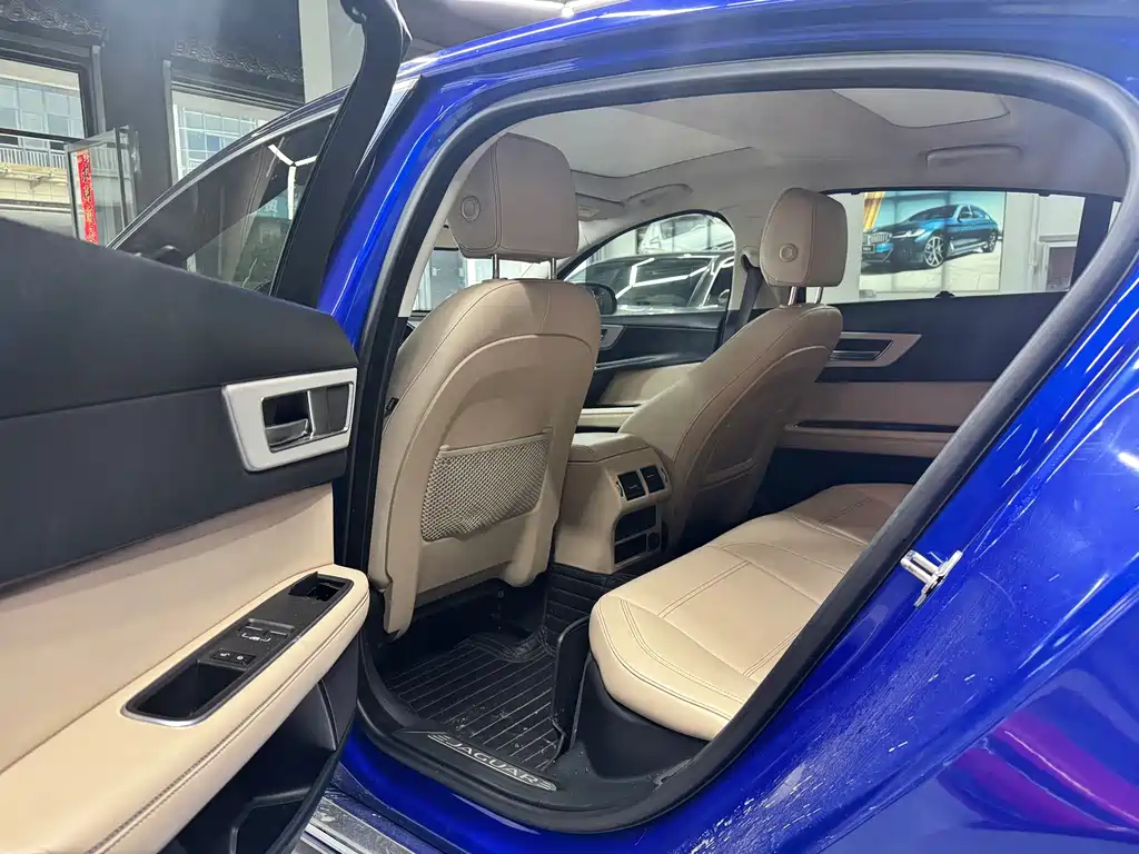 Jaguar XEL 2018 2.0T 200PS Exclusive Edition купить на сайте DeffCars