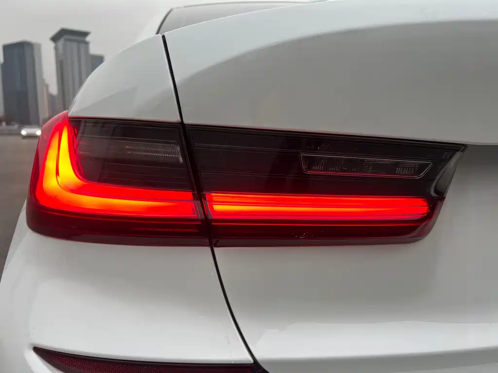 BMW 3 Series 2022 320Li M Sports Package купить на сайте DeffCars
