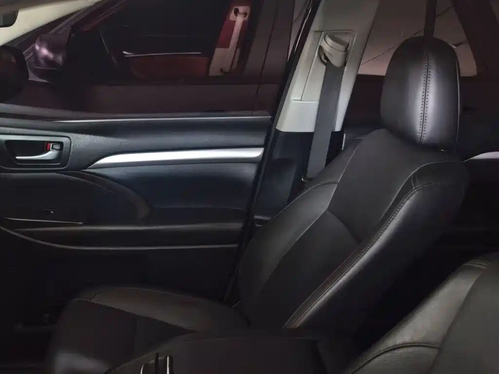 Highlander 2018 2.0T four-wheel drive premium version, 7 seats, National V купить на сайте DeffCars