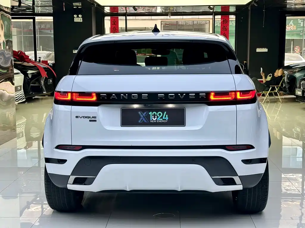 Range Rover Evoque New Energy 2023 Evoque L P300e plug-in electric hybrid version купить на сайте DeffCars