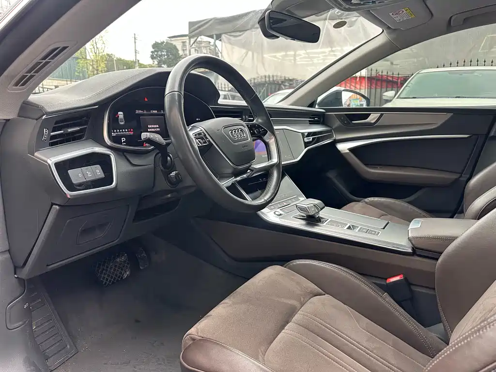Audi A7L 2024 45TFSI S-line Dream Building Liquid Crystal Package купить на сайте DeffCars