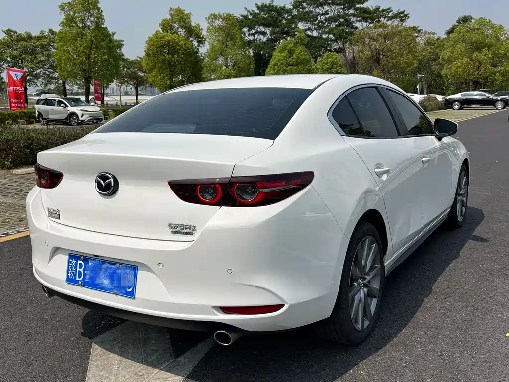 Mazda3 Angkesela 2023 2.0L Automatic Premium Edition купить на сайте DeffCars
