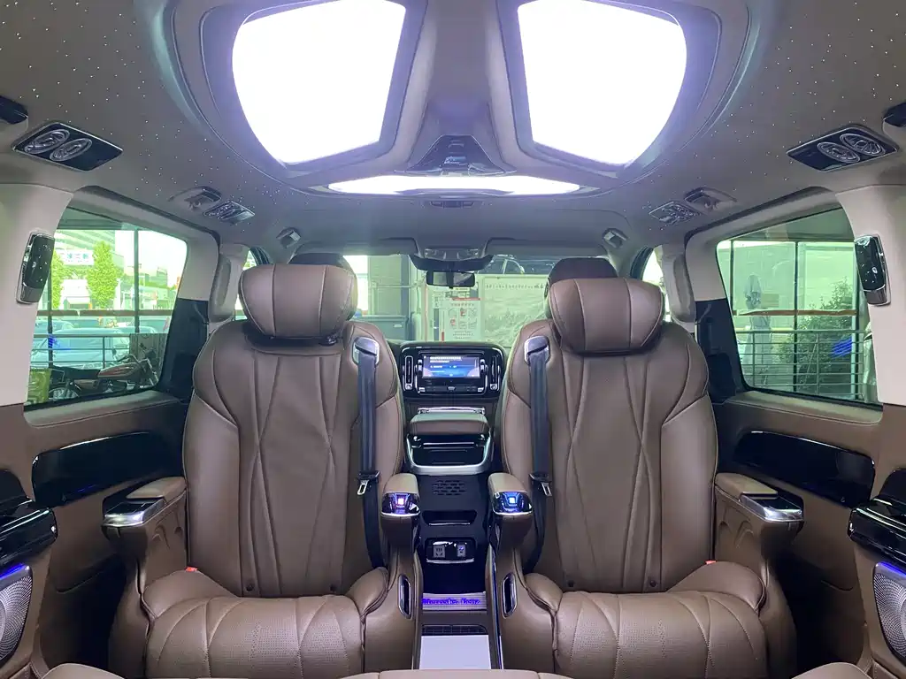 Vito 2024 2.0T Business Edition 7 seats купить на сайте DeffCars