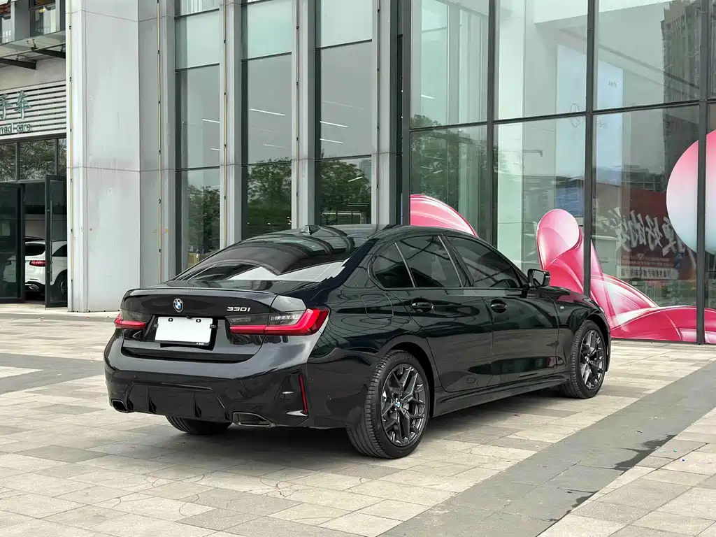 BMW 3 Series 2025 330i M Sports Night Package купить на сайте DeffCars