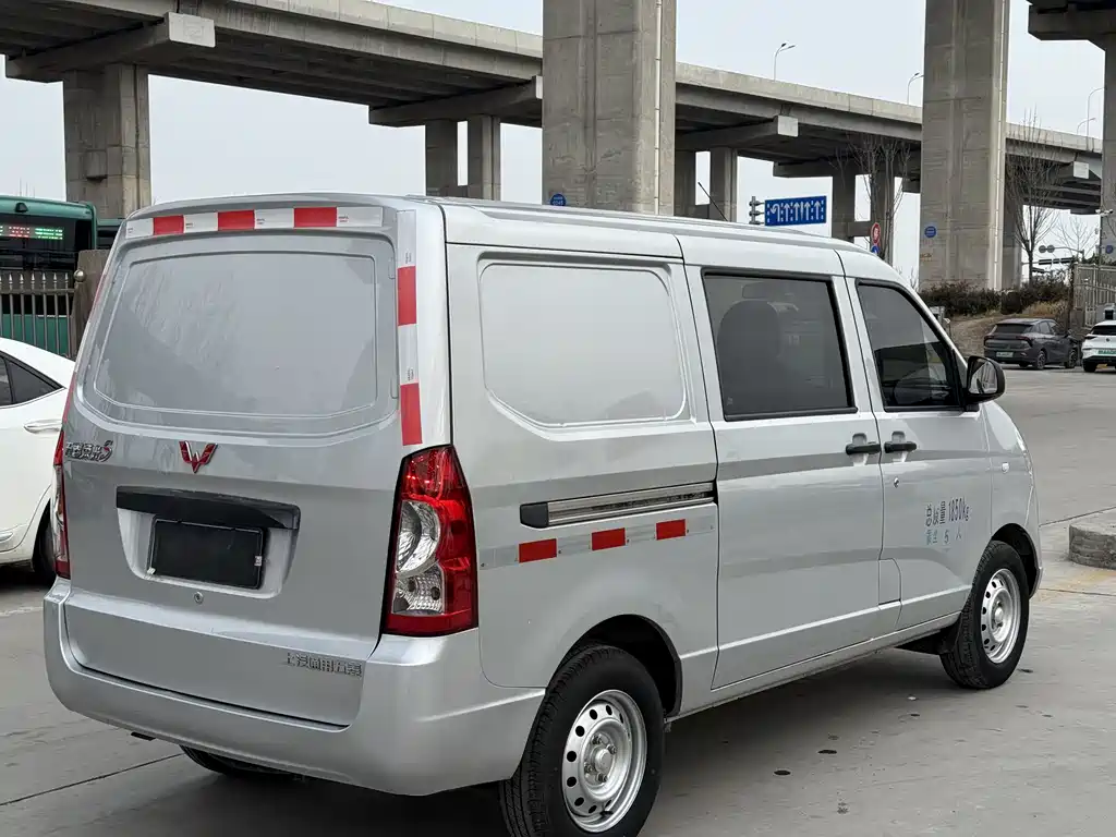 Wuling Rongguang S 2021 1.2L standard window-sealed car, air-conditioned version, 5-seat LSI купить на сайте DeffCars