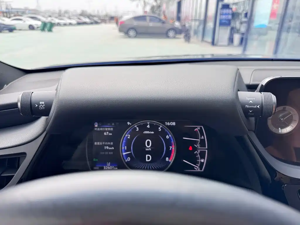 Lexus ES 2023 200 Excellence Edition купить на сайте DeffCars