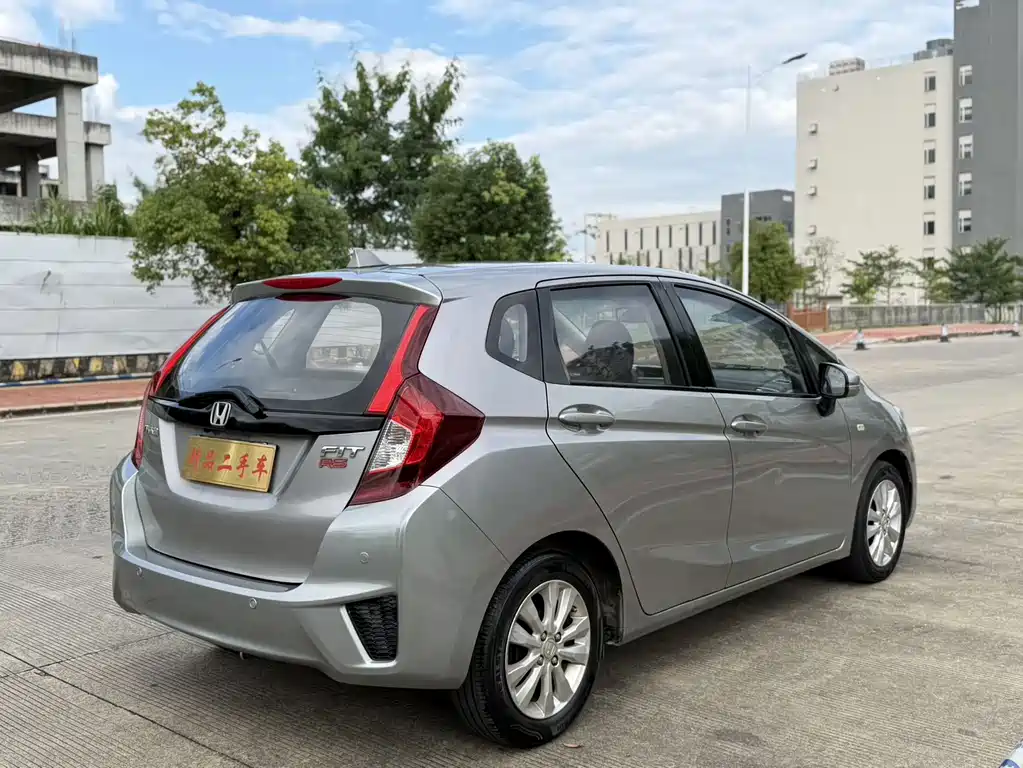 Fit 2016 1.5L LXS CVT Comfort Sunroof Edition купить на сайте DeffCars