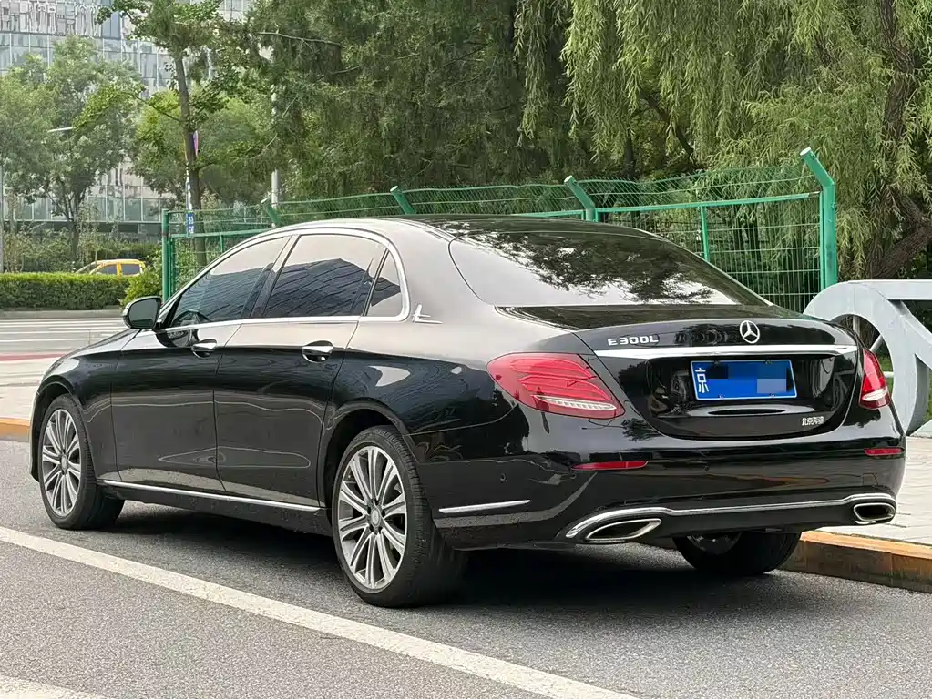 Mercedes-Benz E-Class 2017 E 300 L Luxury Model купить на сайте DeffCars
