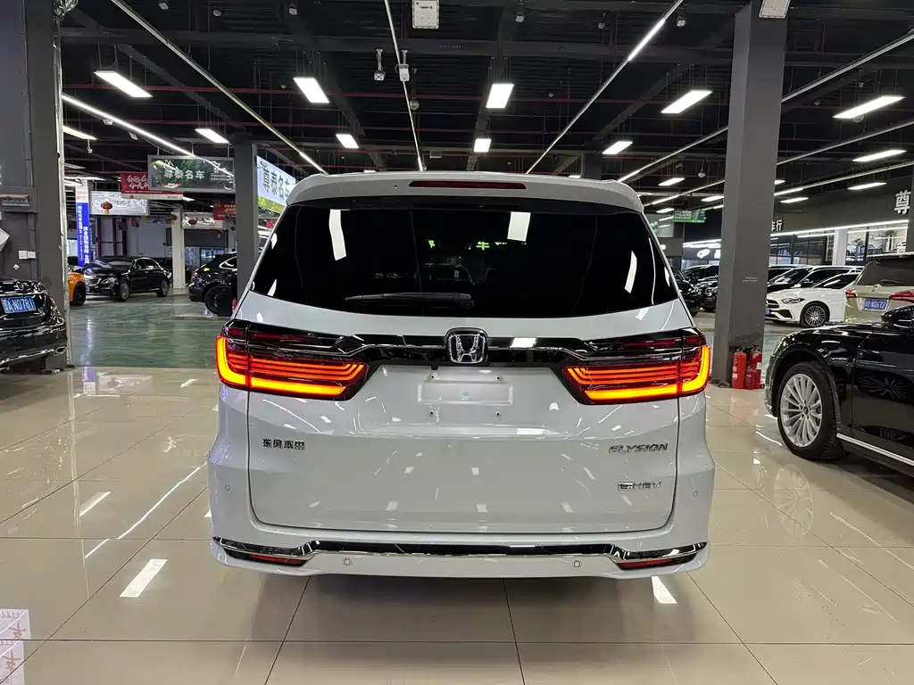 Alison 2024 2.0L e:HEV Deluxe Edition купить на сайте DeffCars