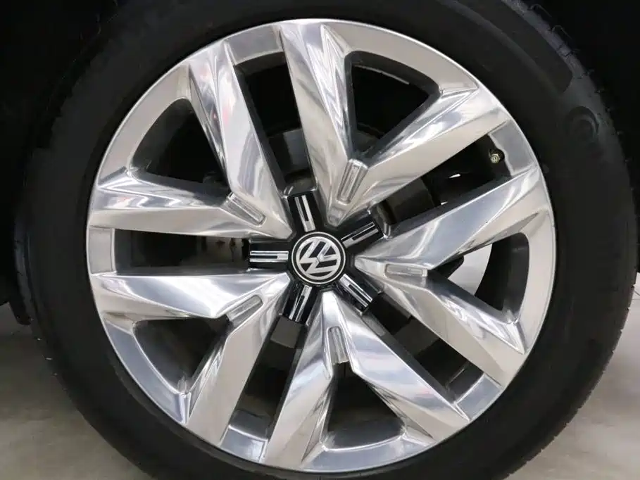 Touron 2017 380TSI four-wheel drive flagship version купить на сайте DeffCars