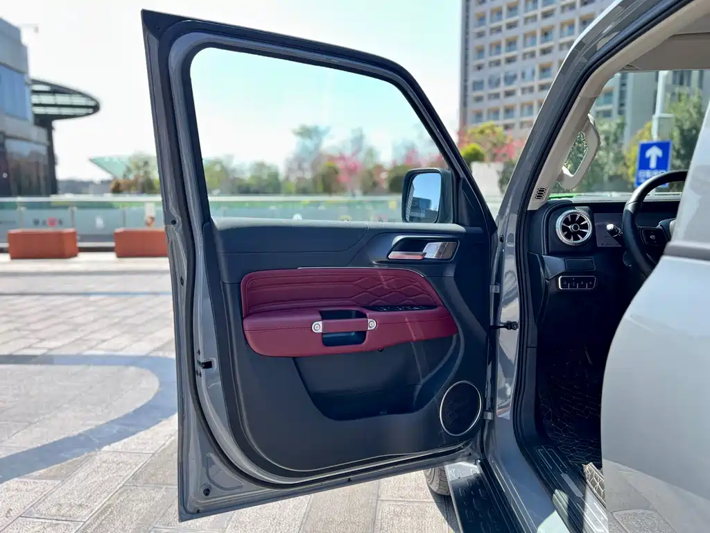 Tank 300 2025 2.4T diesel version купить на сайте DeffCars