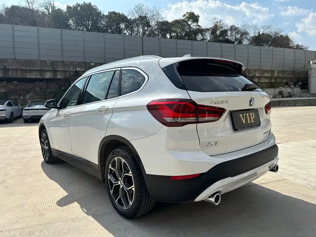 BMW X1 2022 sDrive25Li Leading Model купить на сайте DeffCars