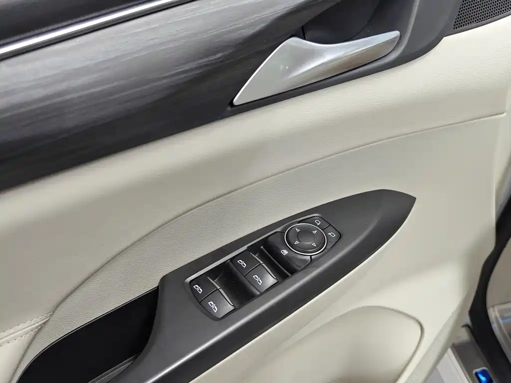 Buick GL8 2023 ES Lu Zun Comfort Type купить на сайте DeffCars