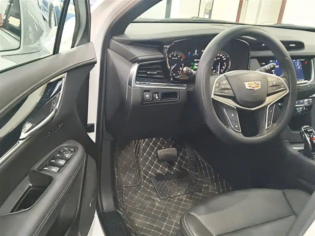 Cadillac XT5 2024 2.0T two-wheel drive fashion model купить на сайте DeffCars