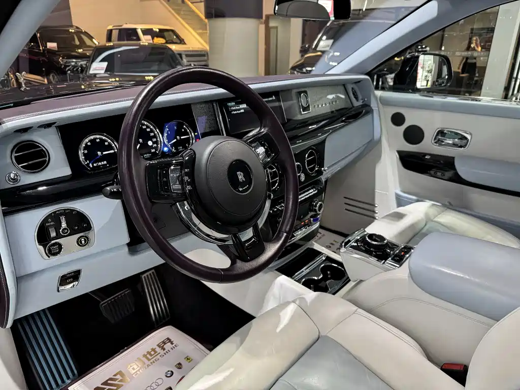 Phantom 2018 6.7T long wheelbase version купить на сайте DeffCars