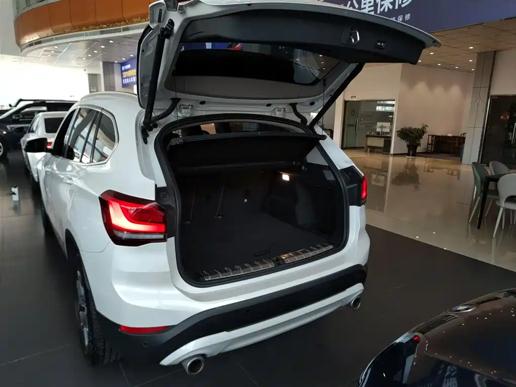 BMW X1 2021 sDrive25Li Leading Model купить на сайте DeffCars