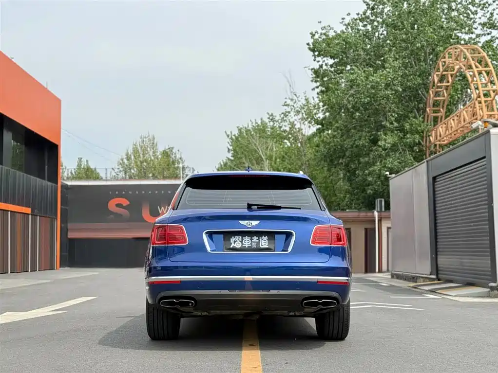 Bentayga 2018 4.0T V8 купить на сайте DeffCars