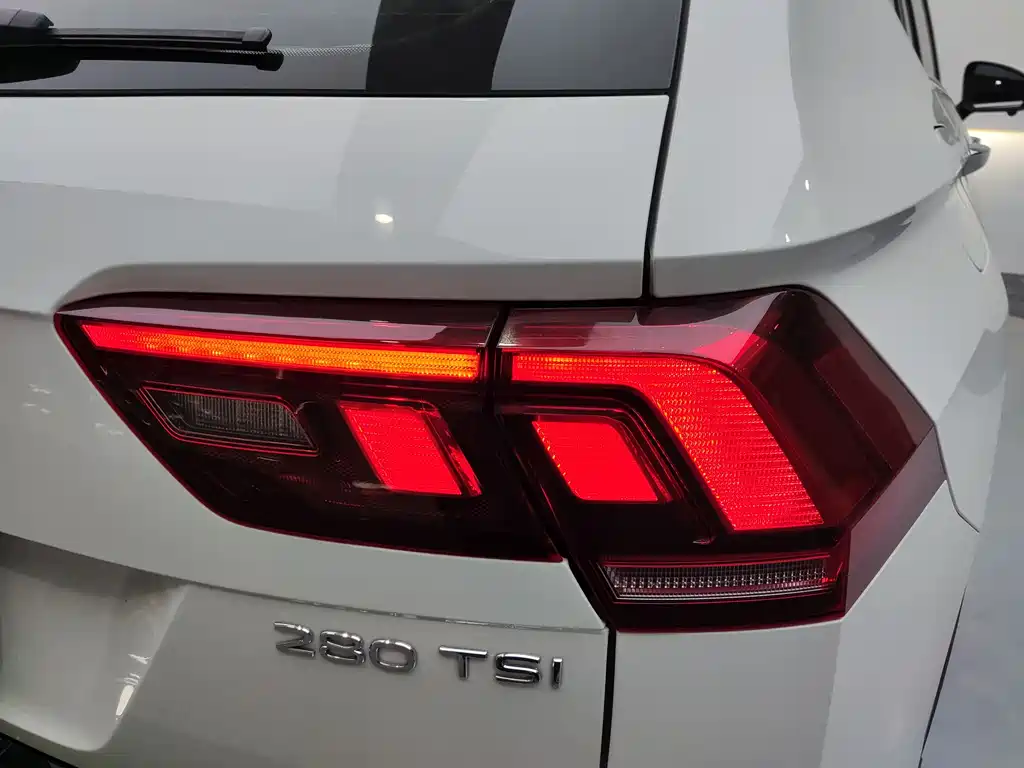 Tiguan L 2023 280TSI automatic two-wheel drive Chaochuang limited edition купить на сайте DeffCars
