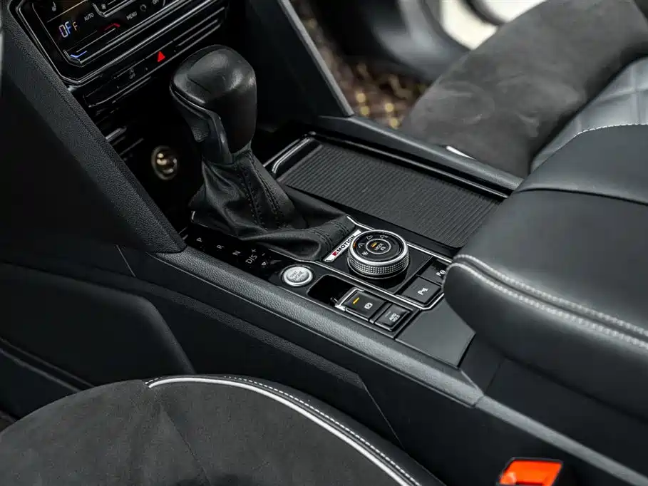 Touron 2019 Touron X 380TSI four-wheel drive luxury version купить на сайте DeffCars