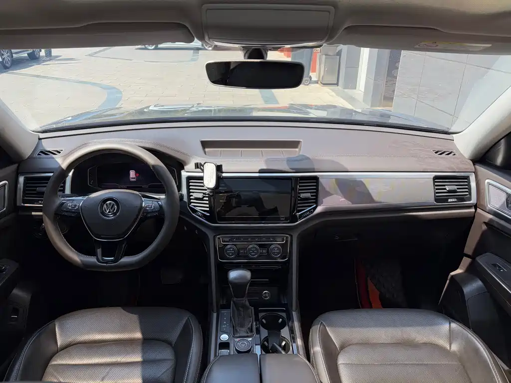 Touron 2020 380TSI four-wheel drive luxury version National VI купить на сайте DeffCars