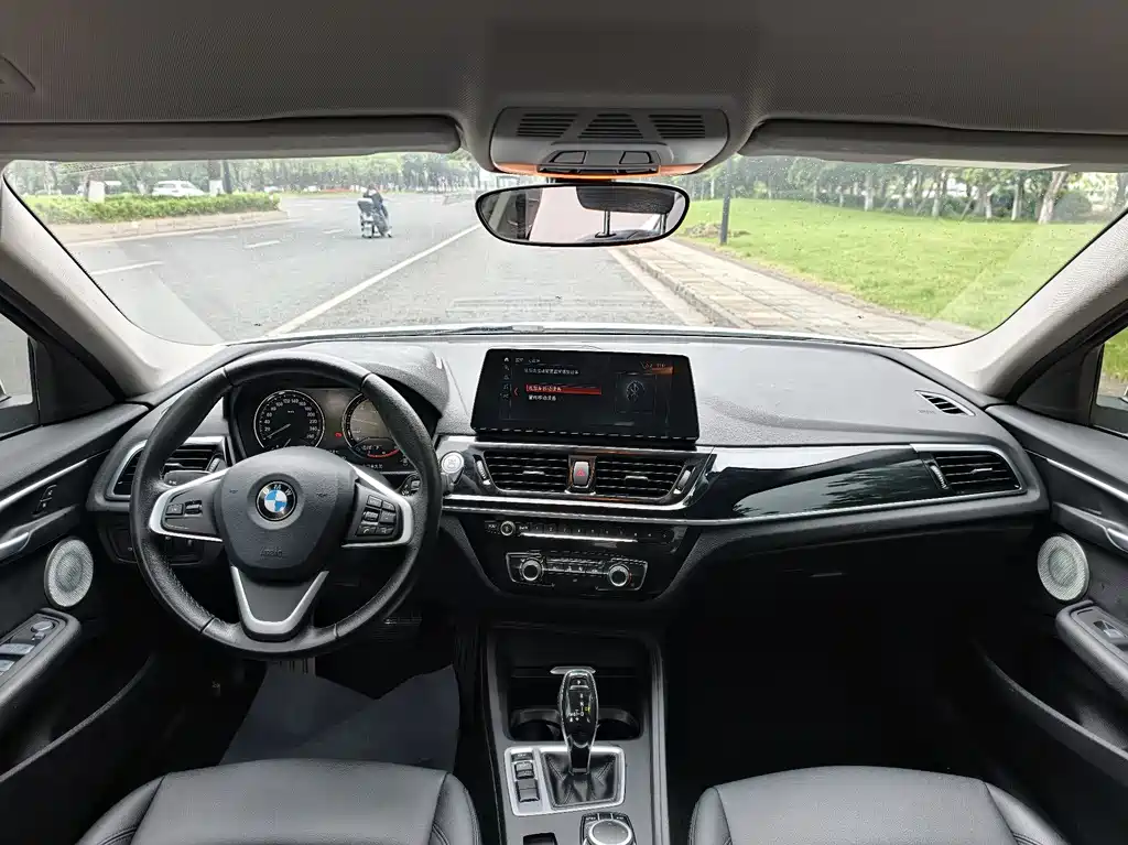 BMW 1 Series 2021 120i M Sports Edition купить на сайте DeffCars