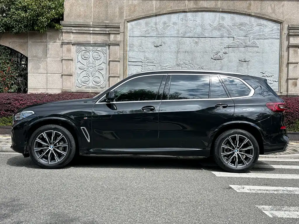 BMW X5 2022 facelift xDrive 30Li exclusive M sports package купить на сайте DeffCars