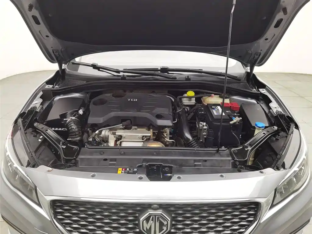 MG6 2017 20T Manual Luxury Smart Connected Edition National V купить на сайте DeffCars