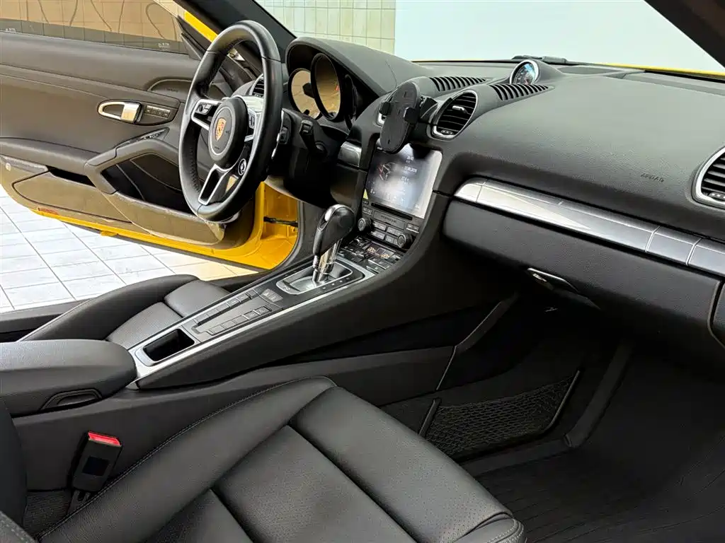 Porsche 718 2018 Cayman 2.0T купить на сайте DeffCars