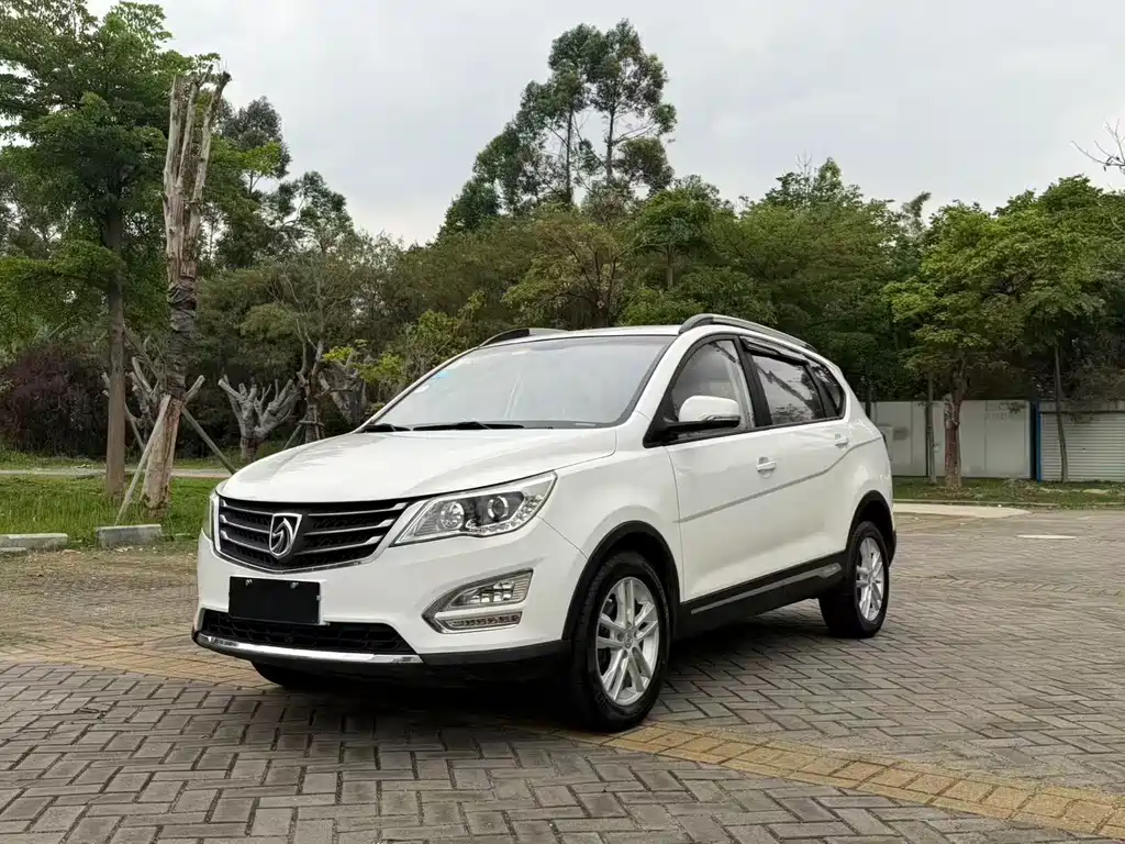 Baojun 560 2015 1.8L manual comfort type купить на сайте DeffCars
